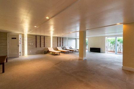 Apartamento à venda com 100m², 3 quartos e 2 vagas Apartamento à venda com 100m², 3 quartos e 2 vagasÁrea comum - Piscina