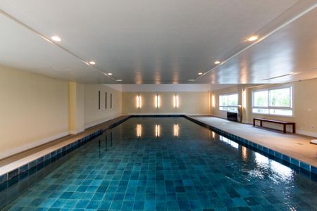 Apartamento à venda com 100m², 3 quartos e 2 vagas Apartamento à venda com 100m², 3 quartos e 2 vagasÁrea comum - Piscina