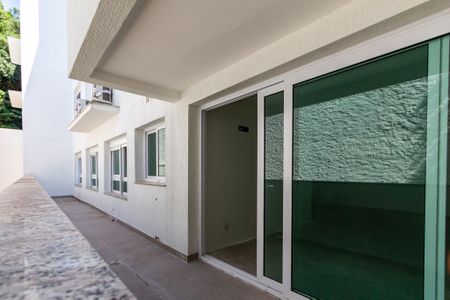 Apartamento à venda com 100m², 3 quartos e 2 vagas Apartamento à venda com 100m², 3 quartos e 2 vagasVaranda