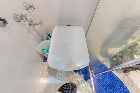 Apartamento à venda com 192m², 4 quartos e 2 vagas Apartamento à venda com 192m², 4 quartos e 2 vagasBanheiro 1