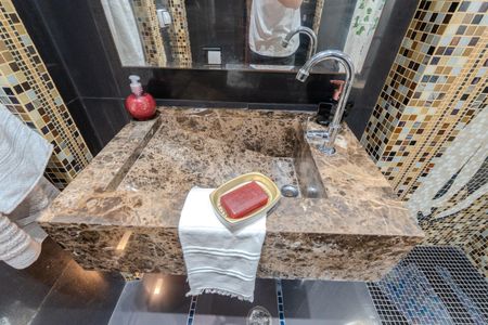 Apartamento à venda com 192m², 4 quartos e 2 vagas Apartamento à venda com 192m², 4 quartos e 2 vagasLavabo