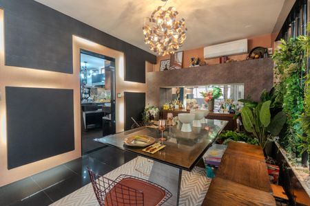 Apartamento à venda com 192m², 4 quartos e 2 vagas Apartamento à venda com 192m², 4 quartos e 2 vagasSala