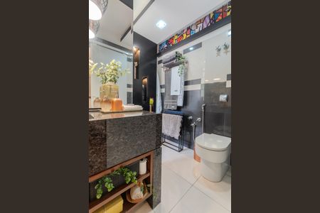 Apartamento à venda com 192m², 4 quartos e 2 vagas Apartamento à venda com 192m², 4 quartos e 2 vagasBanheiro da Suíte 1