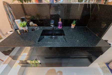 Apartamento à venda com 192m², 4 quartos e 2 vagas Apartamento à venda com 192m², 4 quartos e 2 vagasBanheiro 1