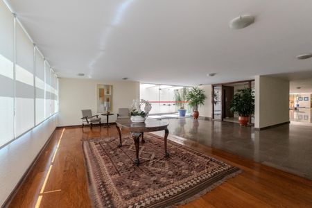 Apartamento à venda com 192m², 4 quartos e 2 vagas Apartamento à venda com 192m², 4 quartos e 2 vagasHall de entrada