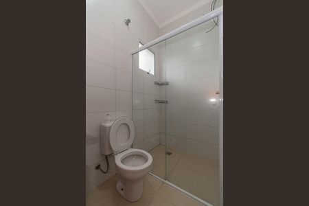 Casa para alugar com 77m², 2 quartos e 2 vagasBanheiro 