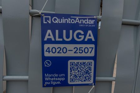 Casa para alugar com 77m², 2 quartos e 2 vagasFachada e placa