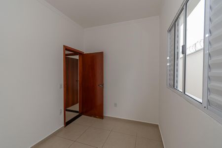 Casa para alugar com 77m², 2 quartos e 2 vagasQuarto