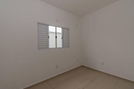 Casa para alugar com 77m², 2 quartos e 2 vagasQuarto