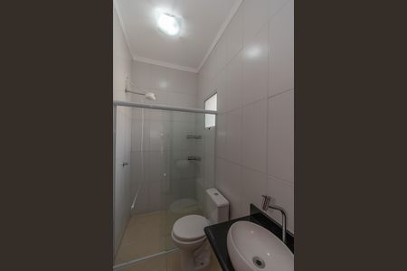 Casa para alugar com 77m², 2 quartos e 2 vagasBanheiro da Suíte