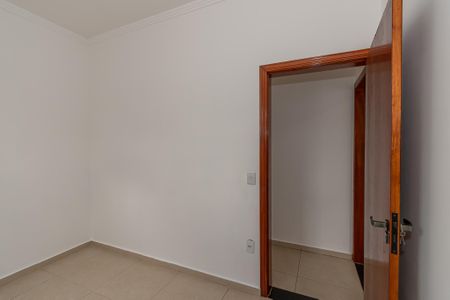 Casa para alugar com 77m², 2 quartos e 2 vagasQuarto