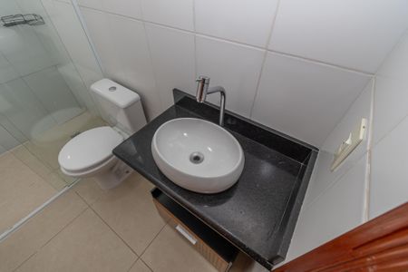 Casa para alugar com 77m², 2 quartos e 2 vagasBanheiro da Suíte