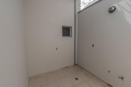 Casa para alugar com 77m², 2 quartos e 2 vagasQuintal