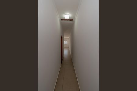 Casa para alugar com 77m², 2 quartos e 2 vagasCorredor