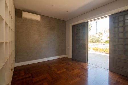 Casa para alugar com 550m², 5 quartos e 3 vagasQuarto