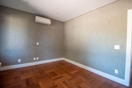 Casa para alugar com 550m², 5 quartos e 3 vagasQuarto