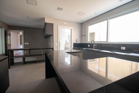 Casa para alugar com 550m², 5 quartos e 3 vagasCozinha
