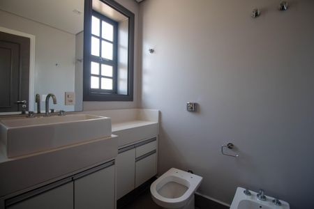 Casa para alugar com 550m², 5 quartos e 3 vagasBanheiro 3