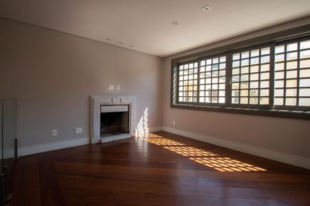 Casa para alugar com 550m², 5 quartos e 3 vagasSala