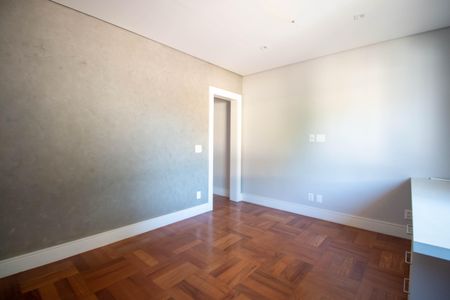 Casa para alugar com 550m², 5 quartos e 3 vagasQuarto