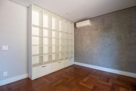 Casa para alugar com 550m², 5 quartos e 3 vagasQuarto