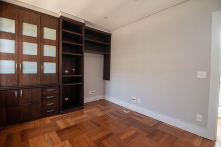 Casa para alugar com 550m², 5 quartos e 3 vagasQuarto