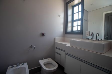 Casa para alugar com 550m², 5 quartos e 3 vagasBanheiro 3