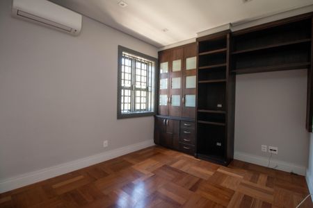 Casa para alugar com 550m², 5 quartos e 3 vagasQuarto