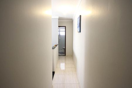 Casa à venda com 87m², 3 quartos e 2 vagasCorredor
