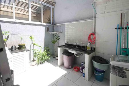 Casa à venda com 87m², 3 quartos e 2 vagasQuintal e Área de Serviço