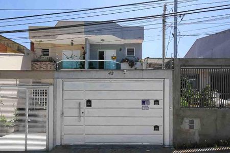 Casa à venda com 87m², 3 quartos e 2 vagasFachada