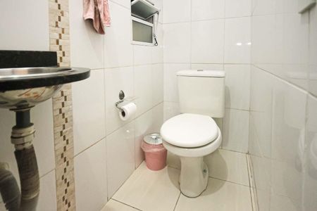 Casa à venda com 87m², 3 quartos e 2 vagasLavabo