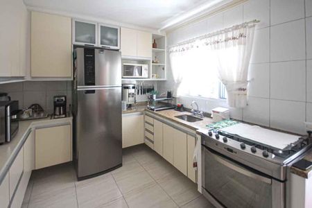 Casa à venda com 87m², 3 quartos e 2 vagasCozinha