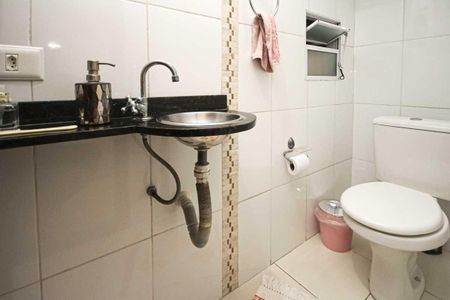 Casa à venda com 87m², 3 quartos e 2 vagasLavabo