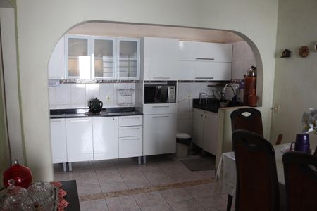 Casa à venda com 300m², 3 quartos e 6 vagasCozinha