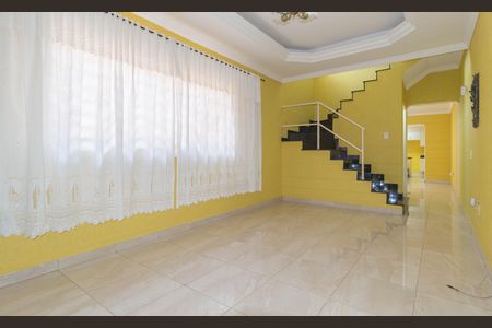 Casa para alugar com 180m², 3 quartos e 3 vagasSala