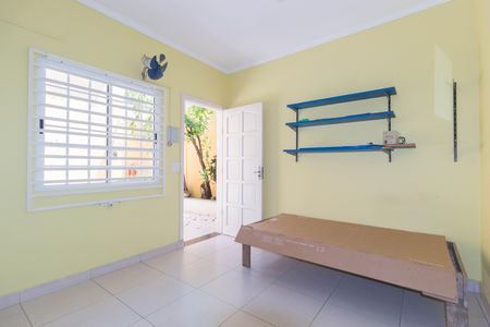 Casa para alugar com 180m², 3 quartos e 3 vagasQuarto - Área de Serviço