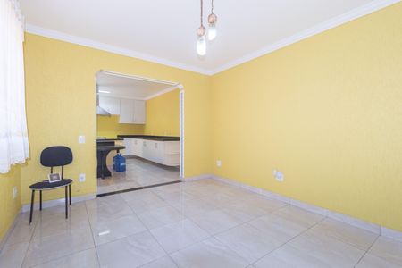 Casa para alugar com 180m², 3 quartos e 3 vagasSala