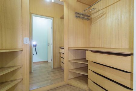 Casa para alugar com 180m², 3 quartos e 3 vagasCloset - Suíte 3