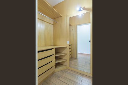 Casa para alugar com 180m², 3 quartos e 3 vagasCloset - Suíte 3