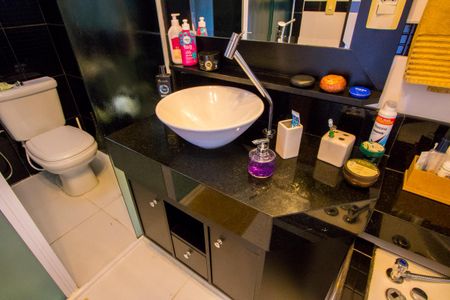 Casa à venda com 270m², 4 quartos e 2 vagas Casa à venda com 270m², 4 quartos e 2 vagasBanheiro da Suíte