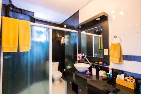 Casa à venda com 270m², 4 quartos e 2 vagas Casa à venda com 270m², 4 quartos e 2 vagasBanheiro da Suíte