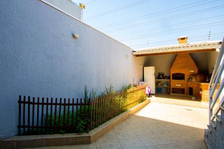 Casa à venda com 270m², 4 quartos e 2 vagas Casa à venda com 270m², 4 quartos e 2 vagasQuintal