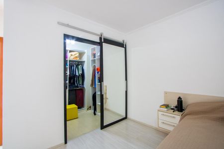 Casa à venda com 270m², 4 quartos e 2 vagas Casa à venda com 270m², 4 quartos e 2 vagasSuíte