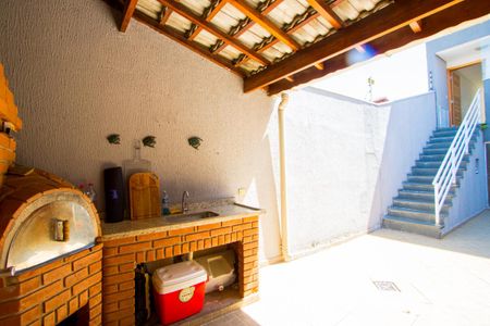 Casa à venda com 270m², 4 quartos e 2 vagas Casa à venda com 270m², 4 quartos e 2 vagasÁrea de serviço/Espaço gourmet