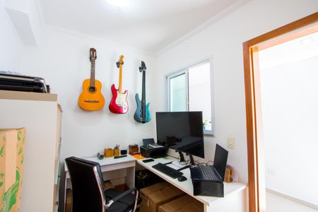 Casa à venda com 270m², 4 quartos e 2 vagas Casa à venda com 270m², 4 quartos e 2 vagasEscritório