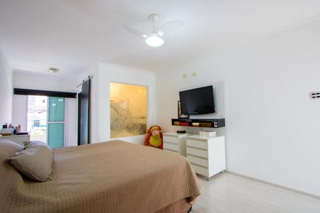 Casa à venda com 270m², 4 quartos e 2 vagas Casa à venda com 270m², 4 quartos e 2 vagasSuíte