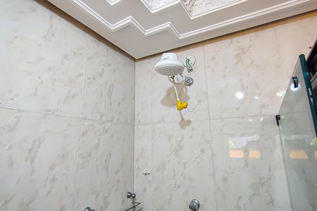 Casa de condomínio para alugar com 321m², 5 quartos e 4 vagas Casa de condomínio para alugar com 321m², 5 quartos e 4 vagasBanheiro da Suíte 3