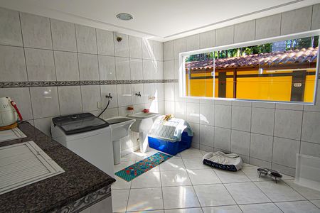 Casa de condomínio para alugar com 321m², 5 quartos e 4 vagas Casa de condomínio para alugar com 321m², 5 quartos e 4 vagasÁrea de Serviço