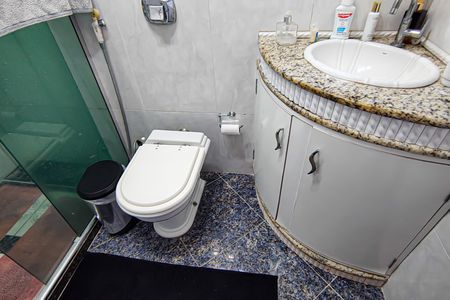 Casa de condomínio para alugar com 321m², 5 quartos e 4 vagas Casa de condomínio para alugar com 321m², 5 quartos e 4 vagasBanheiro da Suíte 3